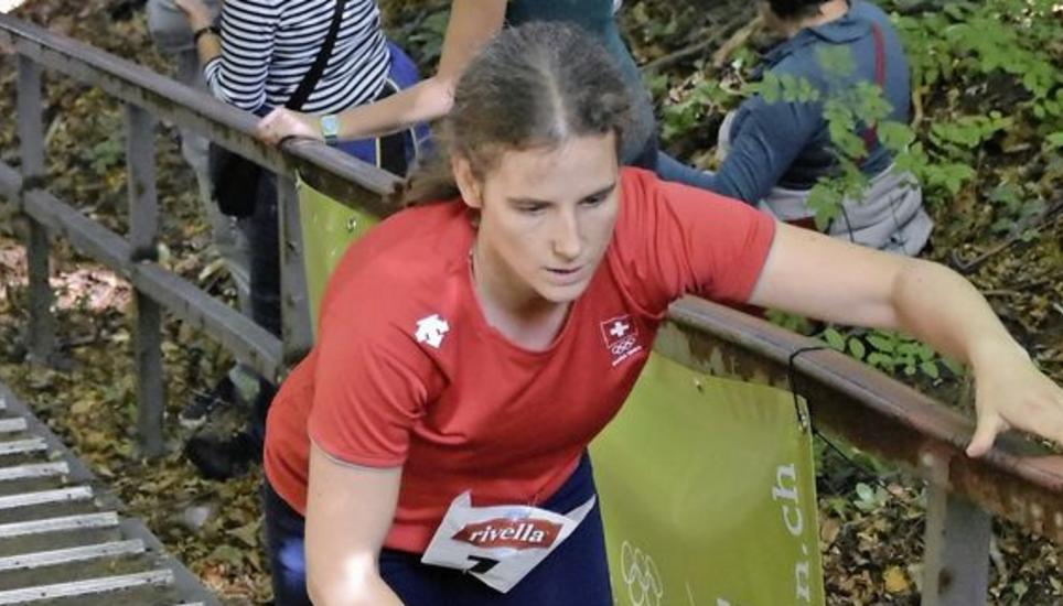 Kurz vor dem Ziel: Sabina Hafner macht die letzten Schritte auf der Arova-Treppe. Bild: Pascal Oesch