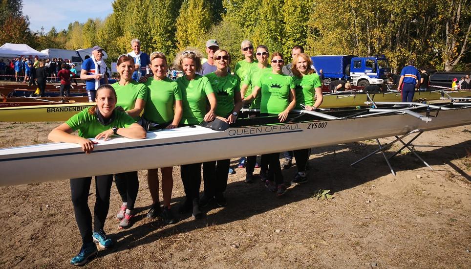 Die stolz strahlenden drittplatzierten Frauen des Ruderclubs Schaffhausen. Bild: RM
