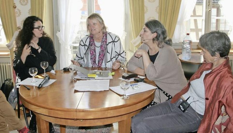 Es diskutierten Andreas Münch (nicht auf dem Bild), Susan Hefuna, Elisabeth Schraut, Parastou Forouhar und Pomona Zipser. Bild: Wolfgang Schreiber
