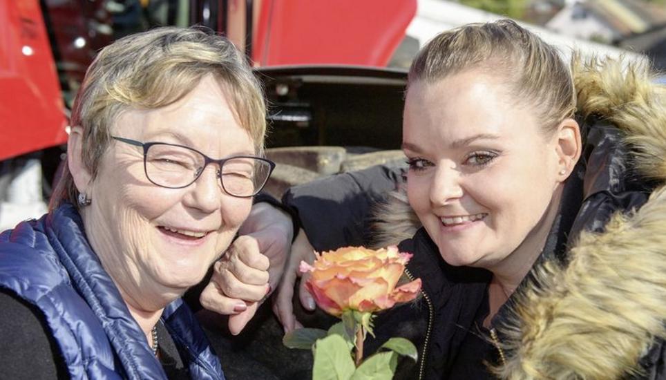 Manuela Gnädinger und ihre Tochter Sonja besuchten Sonjas Tochter Saira, die an einem Kosmetikstand arbeitete.