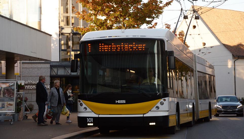Busnischen seien laut Mariano Fioretti die bessere Lösung für den Verkehr. Bild: Julia Leppin