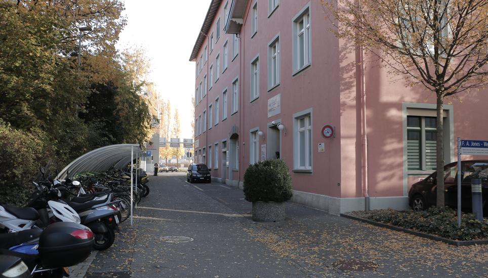 Der Instagram-Account ist auch ein Fall für die KV-Schulleitung. Bild: RM