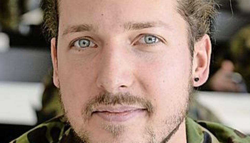 Lukas Vogelsanger wurde als Rettungssanitäter ausgehoben. Er wechselte dann aber ins Medienteam des Katastrophenhilfe-Bereitschaftsverbands in Wangen an der Aare. «Die Rekrutenschule war keine schöne Zeit, danach hat es mir aber gefallen», so Vogelsanger.