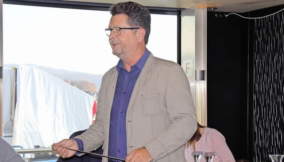 Der Zürcher Rebbaukommissär Andreas Wirth präsentierte die Ernteresultate aller Deutschschweizer Weinbaukantone. Bild: Roland Müller