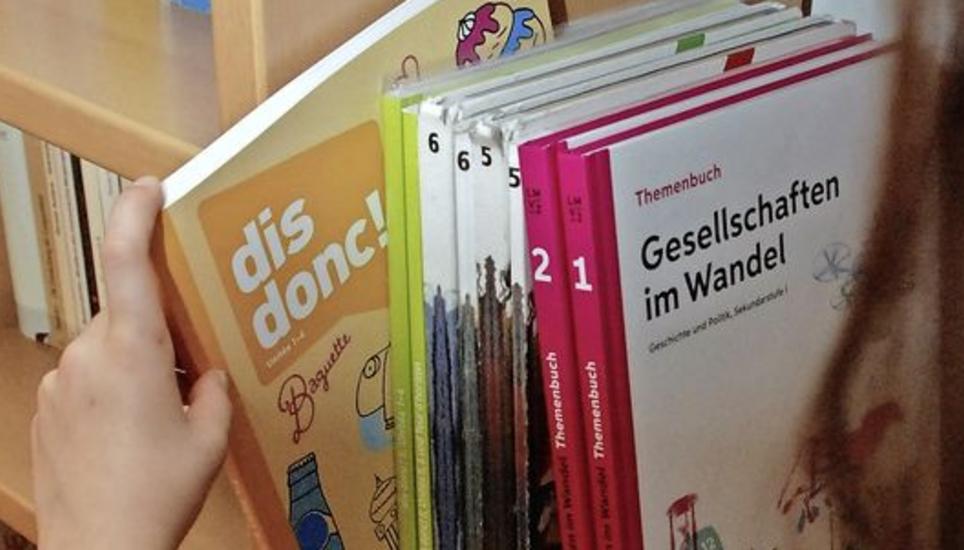«Dis donc!» wurde vom Erziehungsrat als Ersatz für «Envol» gewählt. Bild: Julia Leppin
