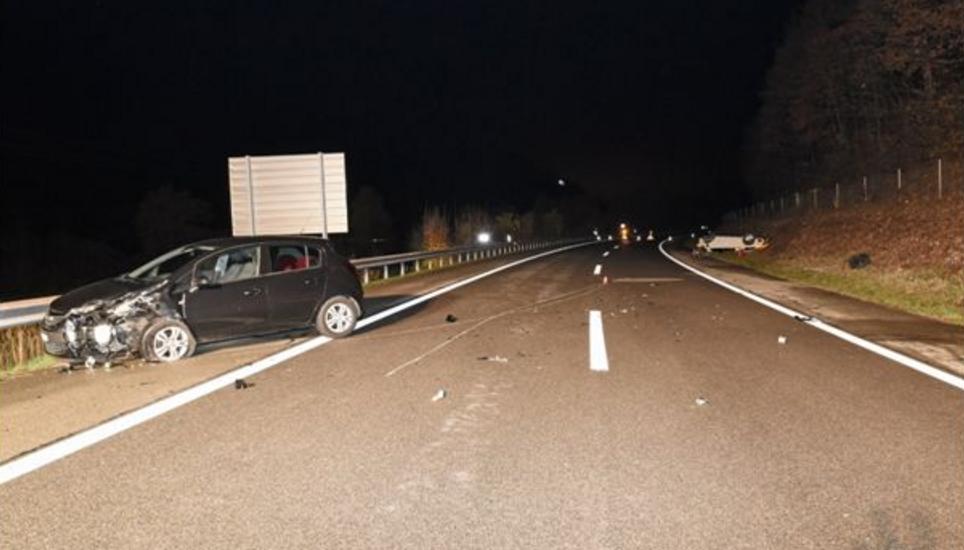 Alle Fahrzeuginsassen konnten die Autos ohne fremde Hilfe verlassen. Bild: SHPol