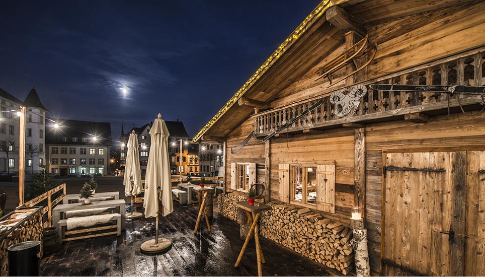 Die gemütliche «Bockalp» wird neu mit einem Eisfeld, liebevoll gestalteten Markthütten und diversen Events ergänzt.