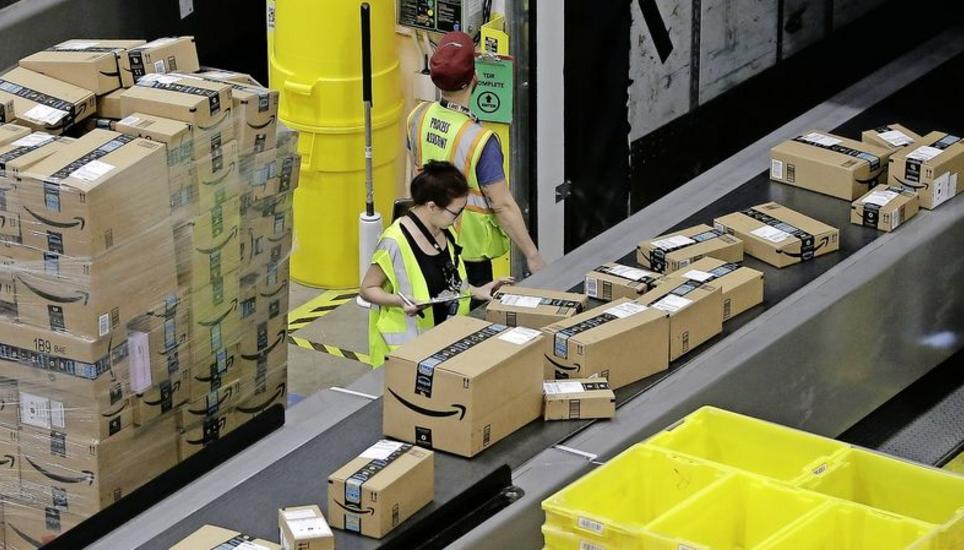 Ein Amazon-Lager in Sacramento, Kalifornien. Von den USA aus werden keine Schweizer Kunden mehr beliefert. Bild: Key