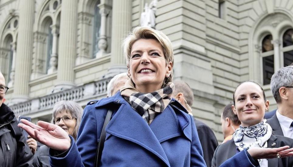 Bundesrätin Karin Keller-Sutter weiss sich und ihre politischen Anliegen in der Öffentlichkeit zu präsentieren. Bild: Key