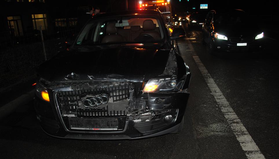 Am Audi entstand Totalschaden. Bild: SHPol
