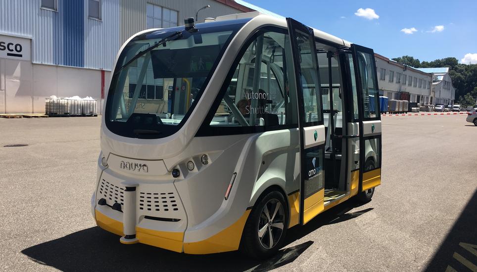 Der selbstfahrende Bus kommt von der Firma Trapeze.