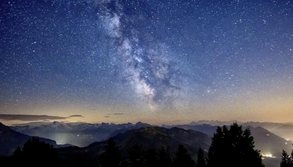 Die Milchstrasse wird laut Astronomen in 2,4 Milliarden Jahren mit einer anderen Galaxie zusammenstossen. Bild: Key
