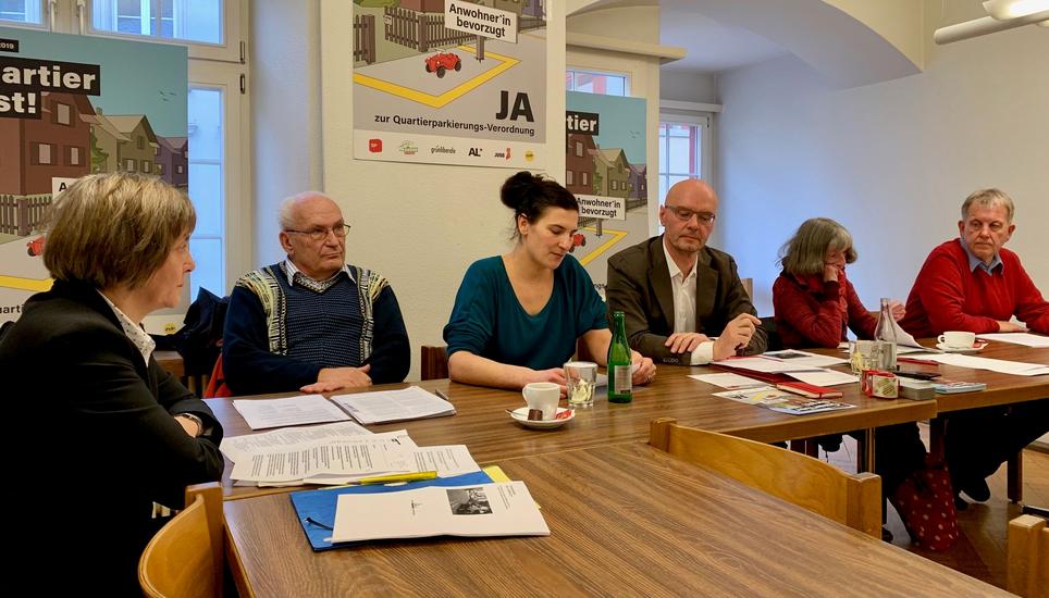 Das überparteiliche Komitee mit Vertretern aus Vertreter aus SP, AL, CVP, Grüne, GLP, Juso und EVP. Bild: RM
