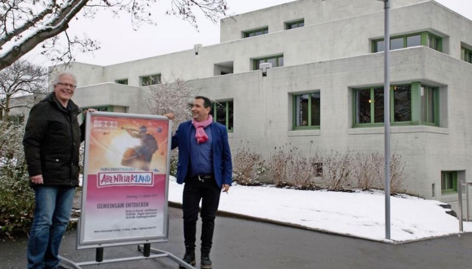 Hans Hug und Josif Trajkov freuen sich auf den ersten Familiengottesdienst «Abenteuerland» im Sankt Konrad. Bild: Julia Leppin