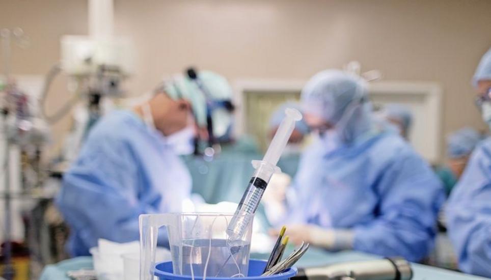 Jedes Jahr sterben bis zu 1700 Menschen wegen Fehlern im Spital. Bild: Key