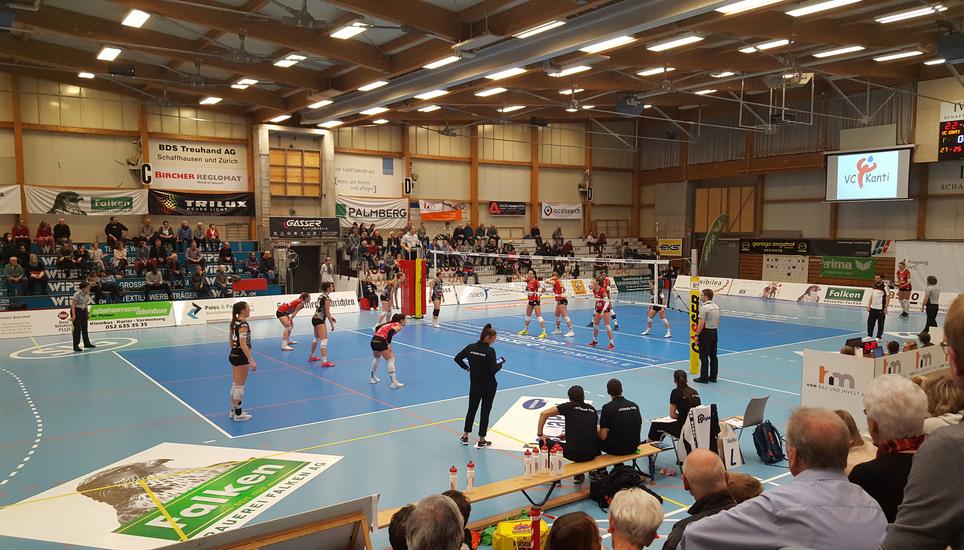 Der VC Kanti schlägt NUC Volleyball mit 3:1 und steht im Viertelfinal des CEV Challenge Cups. Bild: Radio Munot