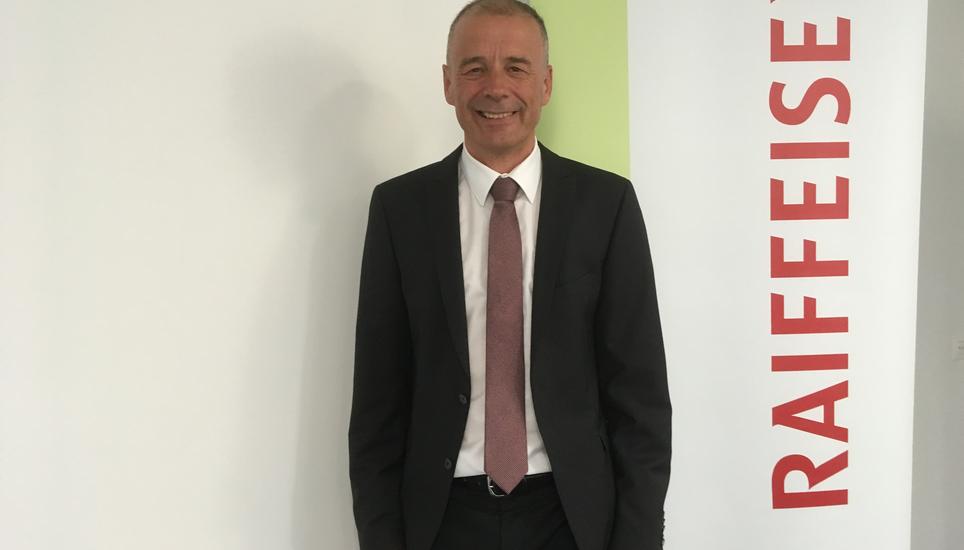 Daniel Brüschweiler, Vorsitzender der Bankleitung, zeigte sich mit dem guten Jahresabschluss der Raiffeisenbank Schaffhausen zufrieden. Bild: Radio Munot