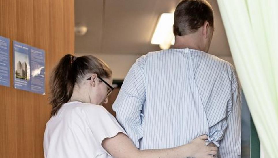 Medizinische Leistung oder Betreuung? Bei der Versorgung von Patienten gibt es im Rahmen der Gesundheitsreform noch viel zu klären. Bild: Key