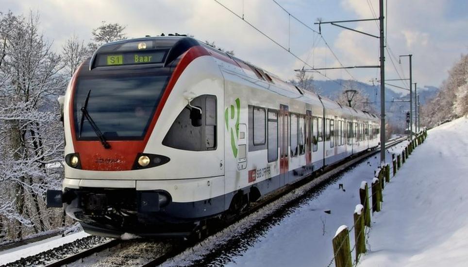 SBB und Zughersteller Stadler Rail streiten sich, wer die Rostschäden an den Flirt-Zügen berappen muss. Bild: SBB