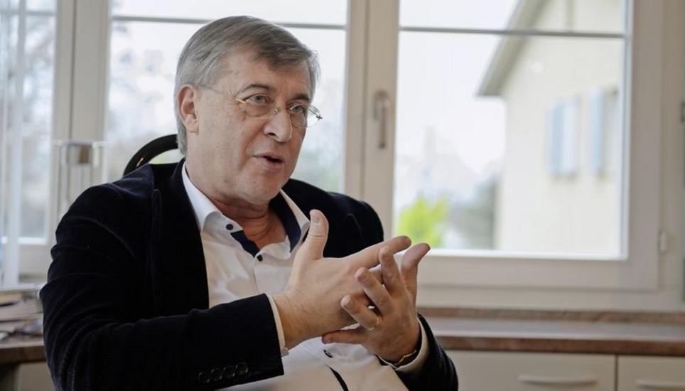 Jürg Knessl ist orthopädischer Chirurg mit eigener Praxis in Zürich und befasst sich seit Jahren mit medizinethischen Fragen. Bilder: Selwyn Hoffmann