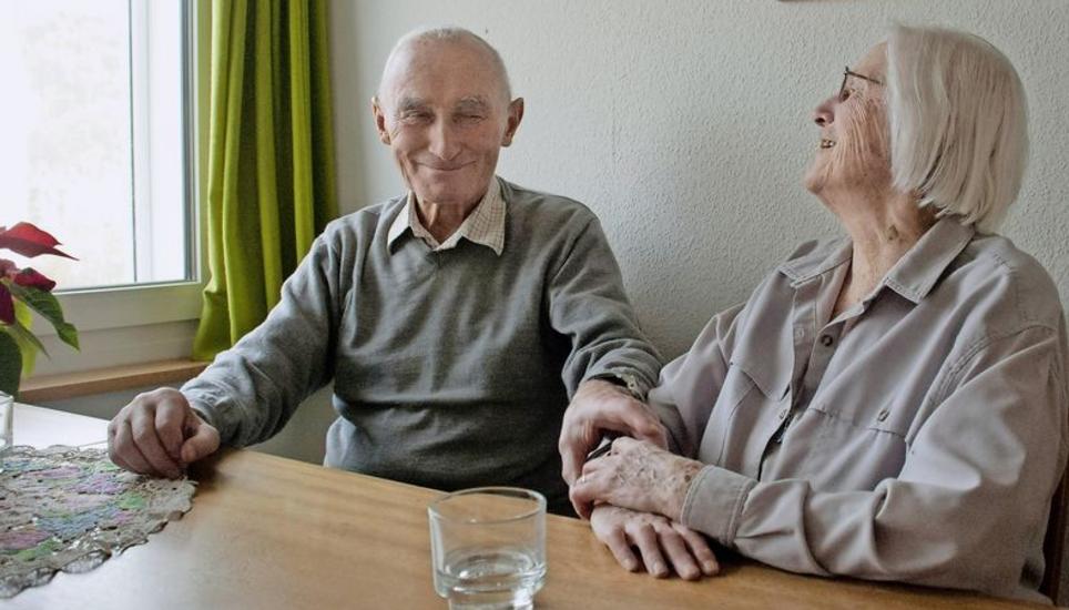Max und Herta Böni sind seit 65 Jahren verheiratet. Wie man das schafft? «Man muss einander einfach vertrauen», ist Herta Böni überzeugt. Bild: Julia Leppin