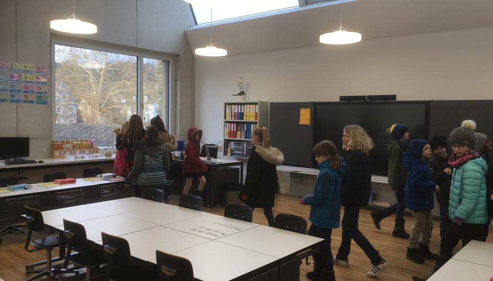 unterricht-im-schulhaus-neubau-auf-der-breite-ist-gestartet