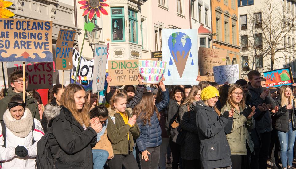 Die Schüler kamen zahlreich zur Demonstration in die Altstadt. Bild: Jeannette Vogel