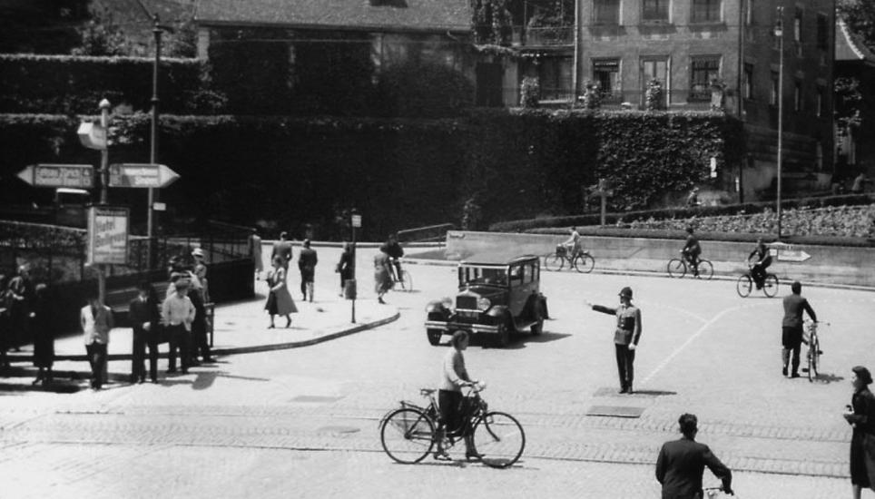 Die Obertorbrücke war schon im Jahr 1938 ein Verkehrsknotenpunkt.