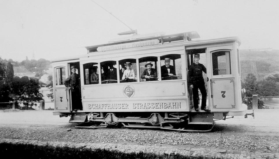 Die Strassenbahn ersetzte anfangs des letzten Jahrhunderts die Pferdefuhrwerke. Das zeigt auch dieses Bild im Jahr 1901.