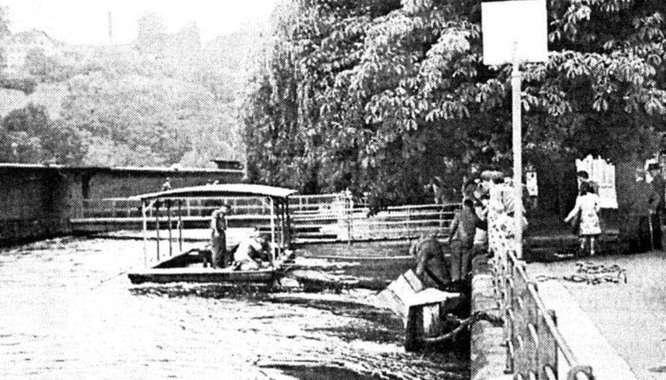 Bilder aus dem SN-Archiv zeigen, wie früher auf dem Rhein gewaschen wurde.
