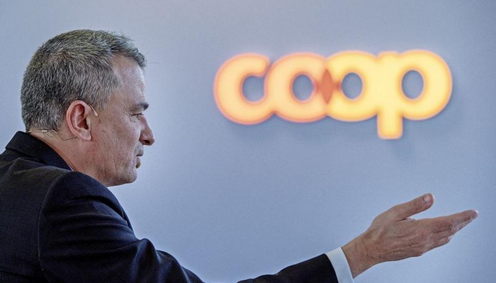 Coop-Chef Joos Sutter an der gestrigen Medienkonferenz in Muttenz. Bild: Key