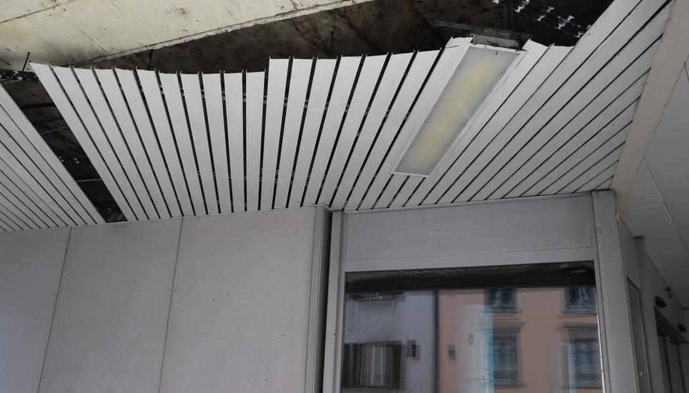 Dementsprechend sieht auch die Immobilie etwas niedergekämpft aus.