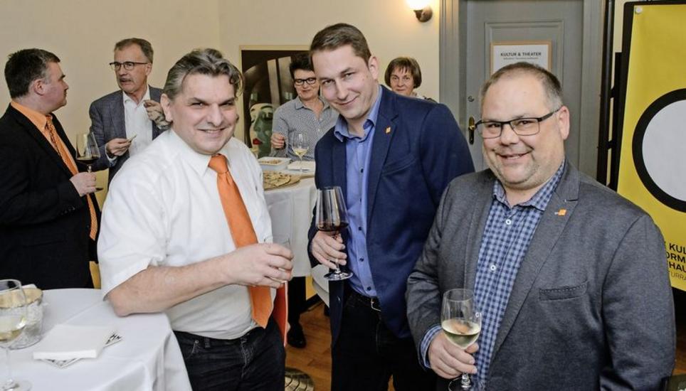 Franz Marty, Gregor Schweri, Marcel Stettler (von links) und Thomas Theiler (nicht auf dem Bild) kandidieren auf zwei Nationalratslisten für die CVP Schaffhausen. Im Beisein von Parteipräsident Gerhard Pfister stellten sich die vier Männer gestern den Medien vor. Bild: Selwyn Hoffmann