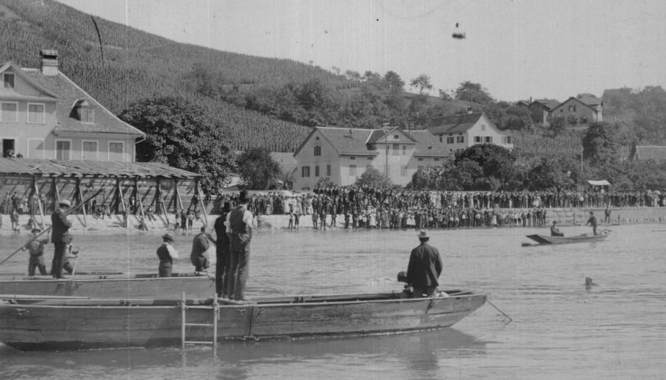 Zurück zum Sport: 1903 fand in Schaffhausen ein Lindlischwimmen statt.