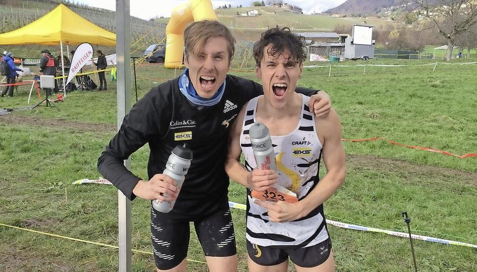 Marco Kern (links) und Dominic Müller freuten sich über ihre Leistungen an den Schweizer Meisterschaften im Crosslauf. Kern siegte im Kurzcross, Müller wurde Achter. Bild: zvg