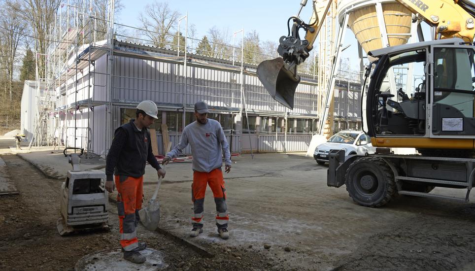 Wie erfolgt die Vergabe bei öffentlichen Bauprojekten (im Bild der neue Werkhof)? Das soll an einer Infoveranstaltung besprochen werden. Bild: Selwyn Hoffmann