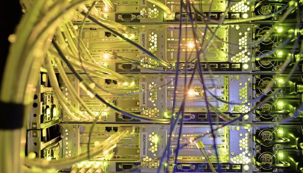 Der Schutz von Hardware und Software müsse in der Schweiz verstärkt werden, fordert FDP-Nationalrat Marcel Dobler. Bild: Key