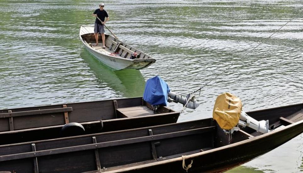 Nicht immer ist es so idyllisch auf dem Rhein – nachts können Diebe unterwegs sein, die es auf Bootsmotoren abgesehen haben. Symbolbild: Selwyn Hoffmann