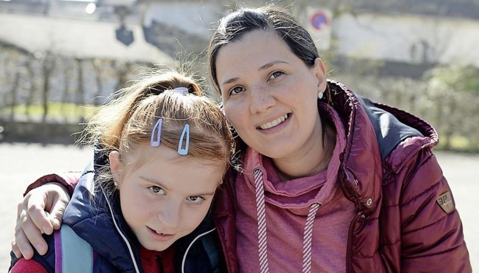 Allma Ibrahimi ist mit ihrer Mutter Andrea hier. «Ich bin gerne draussen mit Freunden», sagt Allma.