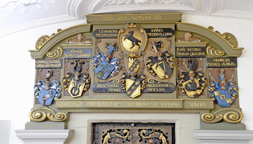 Schaffhauser Wappentafel im Staatsarchiv. Bild: Selwyn Hoffmann