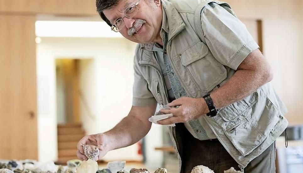 Die Mineraliensammlung, die er in Südafrika aufbaute, erweiterte Rolf Füllemann um einige Exemplare.