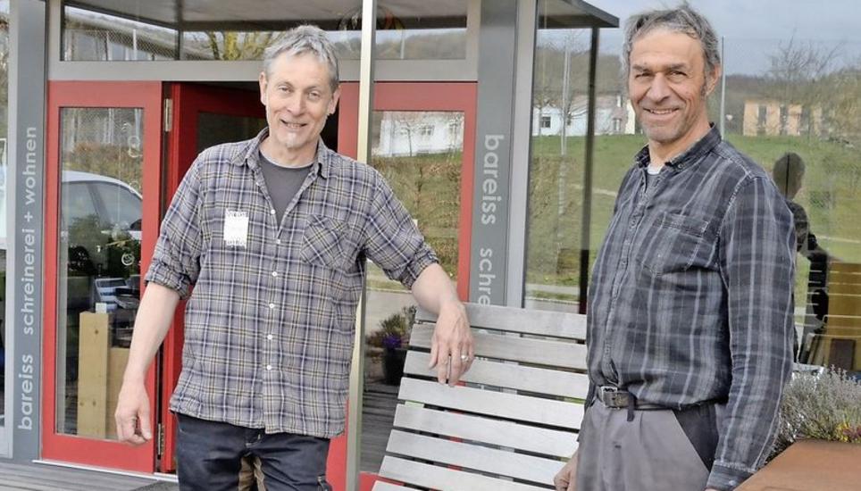 Christian Bareiss und Roman Brühlmann (v. l.) vor der Halle 7. Bild: Andreas Grossmann
