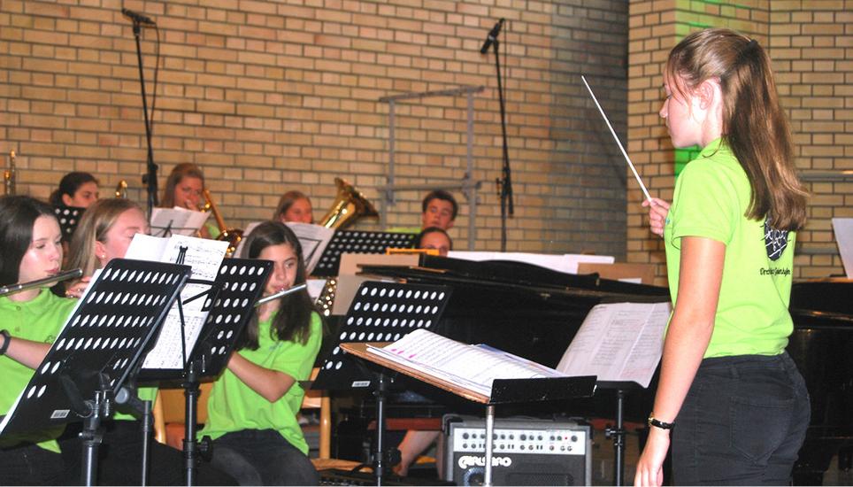 Schüler übernehmen als Mentoren auf vielfältige Weise Verantwortung in Sport und Musik und bei der Begleitung jüngerer Mitschüler.