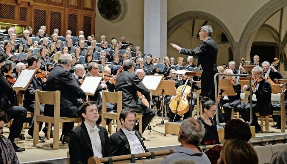 Dirigent Kurt Müller Klusmann 2016 bei einem Konzert mit dem Oratorienchor im St. Johann. Archivbild: Selwyn Hoffmann