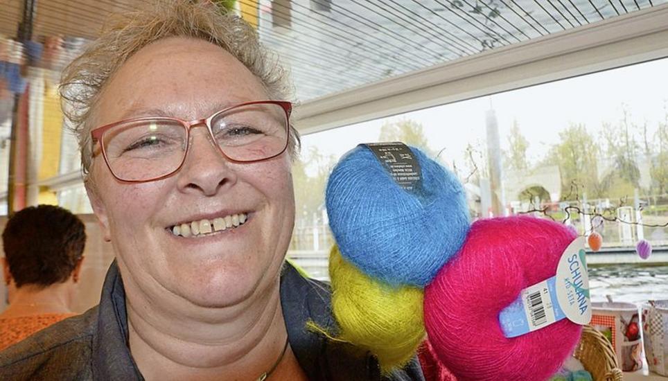 Bei Monika Goldinger aus Gachnang trifft sich jeden Dienstag eine Kreativgruppe zur «Lismetä» im Wollenladen.