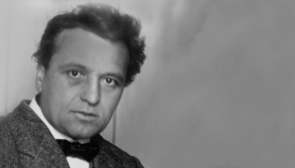 SP-Politiker Schlatter wurde am 16. September 1873 in Hallau geboren und starb am 29. August 1953 in Stein am Rhein. Er wurde 1908 als erster Vertreter der Arbeiterschaft in den Stadtrat gewählt.