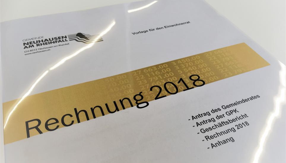 Mit einem leicht tieferen Minus als budgetiert schliesst die Gemeinde Neuhausen ihre Jahresrechnung ab.