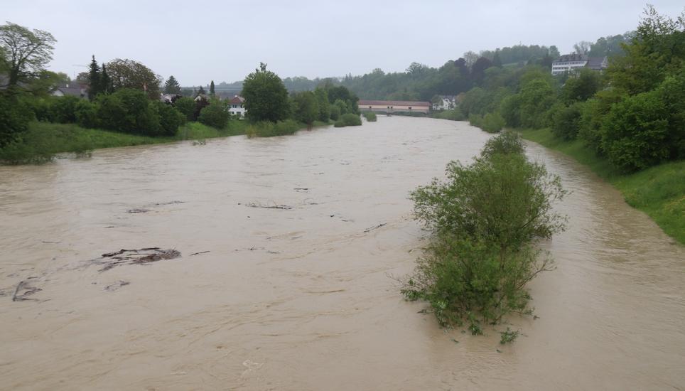 Schon heute Nacht soll der hohe Wasserstand wieder sinken. Bild: RM