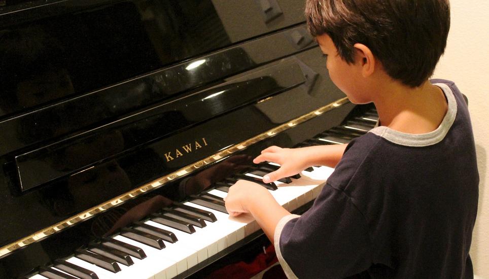 Auch Kinder aus einkommensschwächeren Familien sollen ein Instrument lernen können. Bild: Pixabay