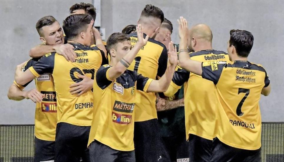 Jubel bei den FCS-Spielern – sportlich ist der Verbleib in der Challenge League gesichert. Bild: Roger Albrecht